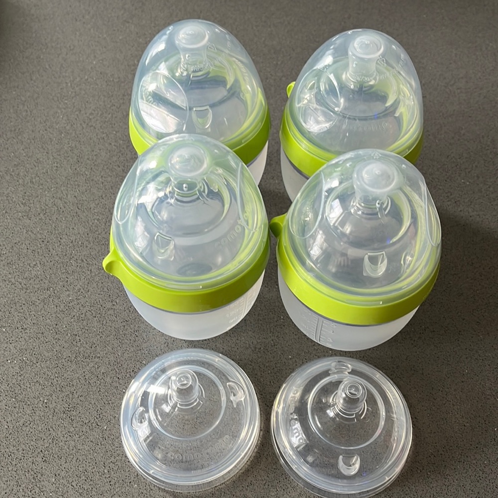 Comotomo 5 oz bottles + 2 spare nipples
